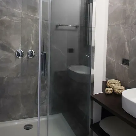2 Lusso Centro Duomo Castello Apartment *